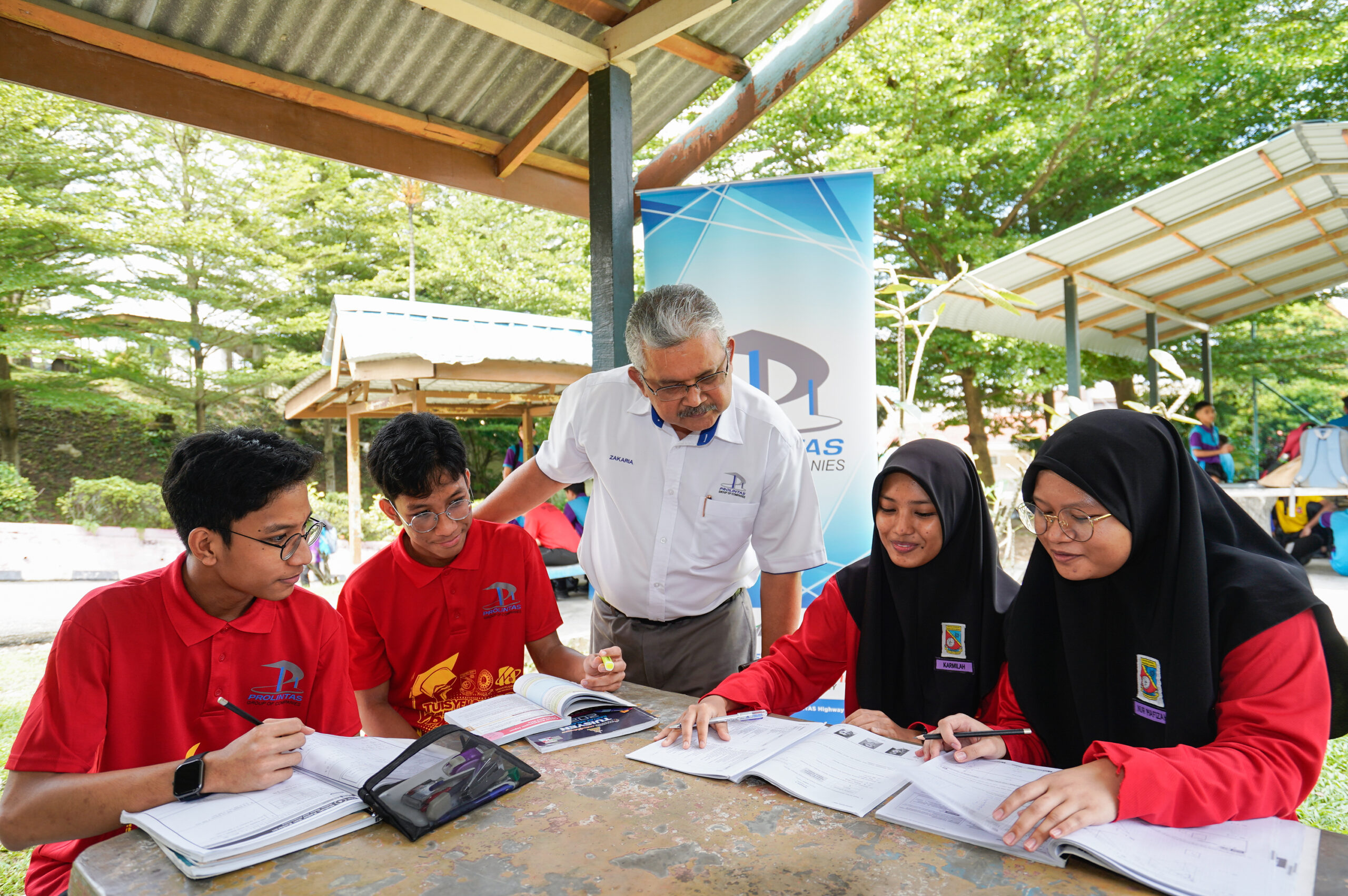 CARETA – PROLINTAS TAJA KELAS TUISYEN KEPADA LEBIH 100 CALON SPM